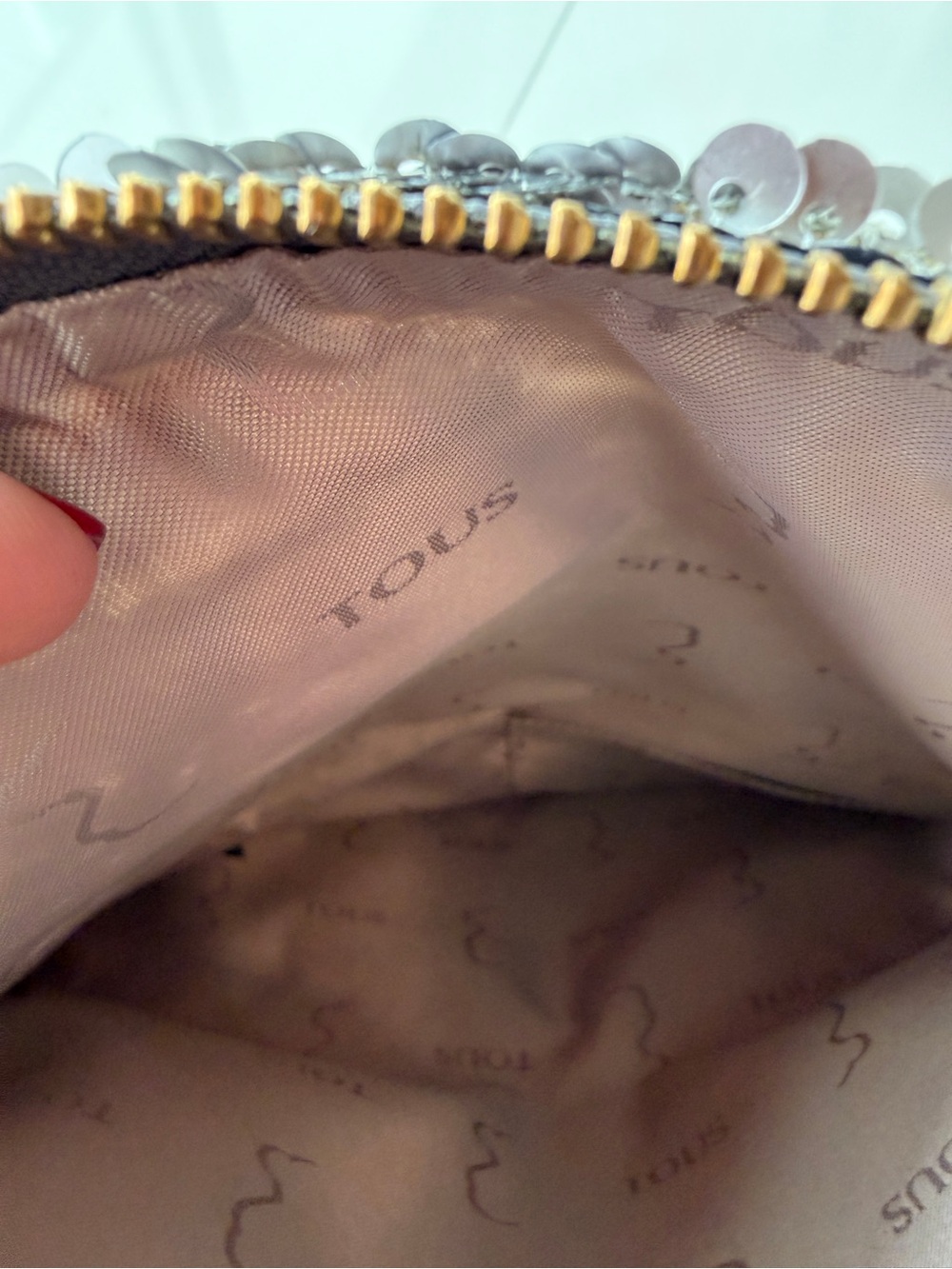 Tous - Picture 5 of 10